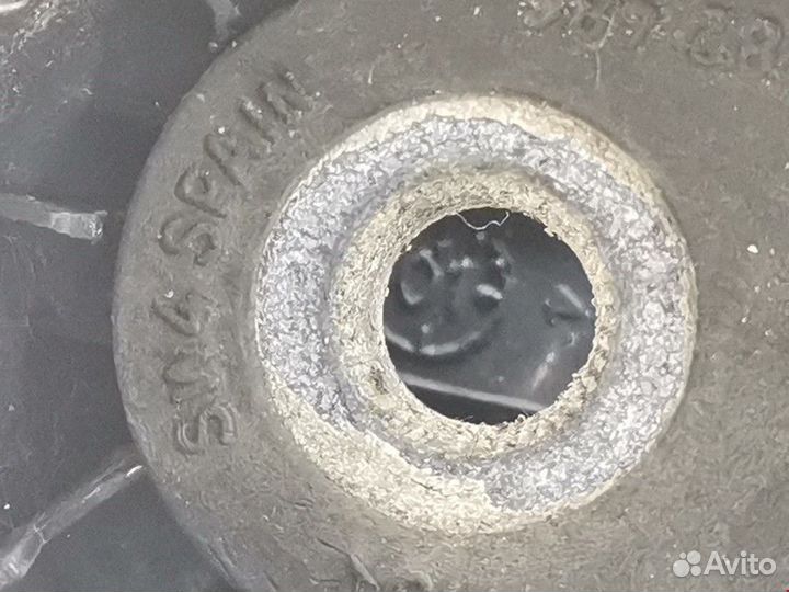 Щеткодержатель задний Volkswagen Golf 3 2000