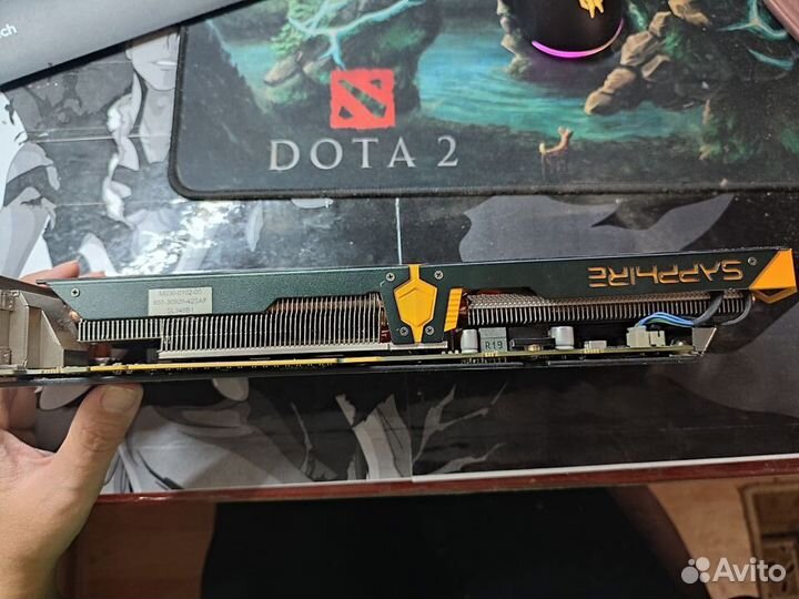 Видеокарта Sapphire Radeon R9 270x Toxic Видеокарт