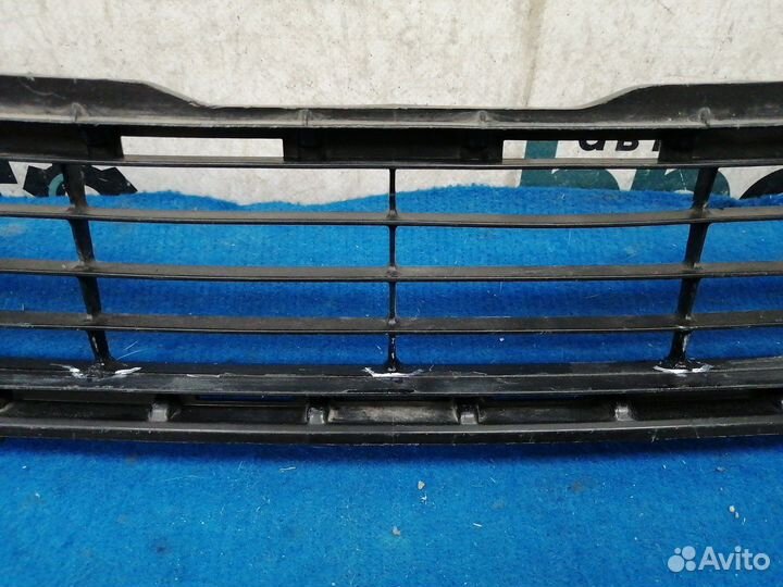 Решетка переднего бампера 53112-42090 Toyota Rav4