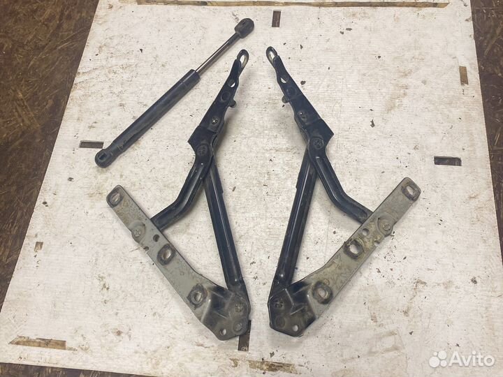 Петля крышка багажника Форд Фокус 2 седан