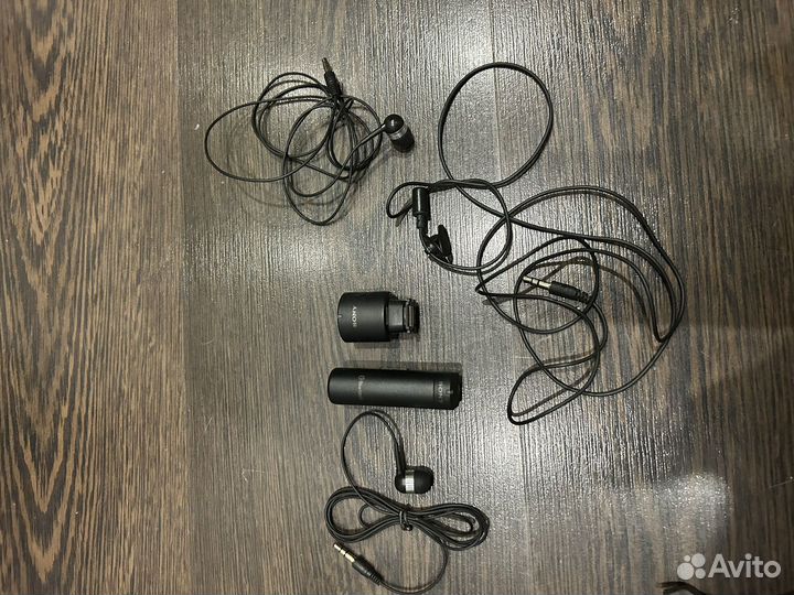 Петличныймикрофон Sony ECM-W1M