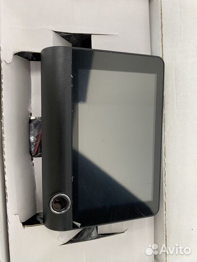 Видеорегистратор для автомобиля с 3 камерами