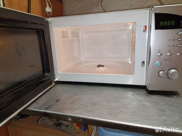 Микроволновая печь Samsung m187dnr-s