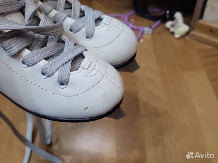 Коньки фигурные р 31
