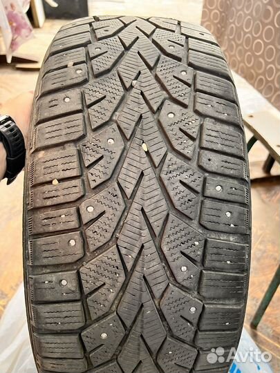Gislaved NordFrost 100 215/55 R17 98T