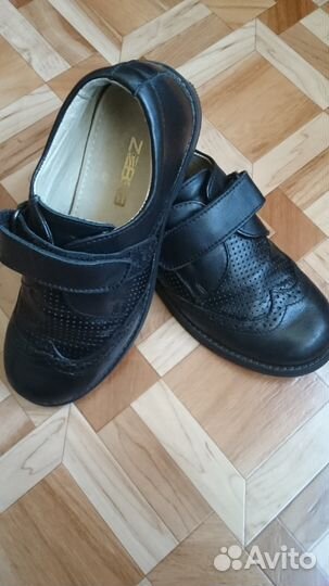 Продам школьные ботинки