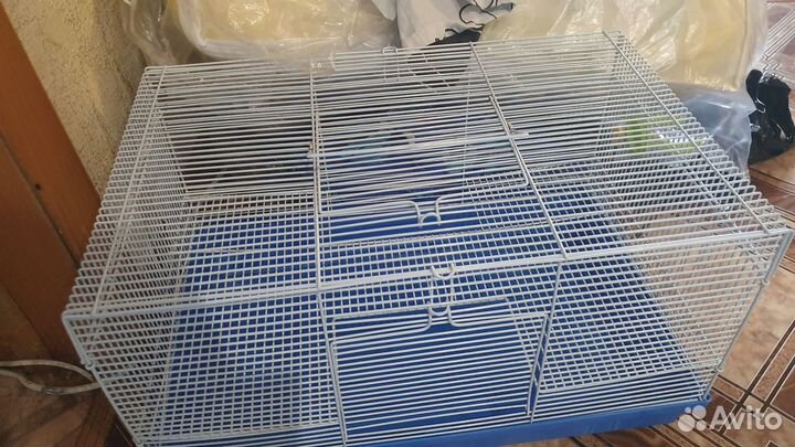 Клетка синяя в хорошем состоянии