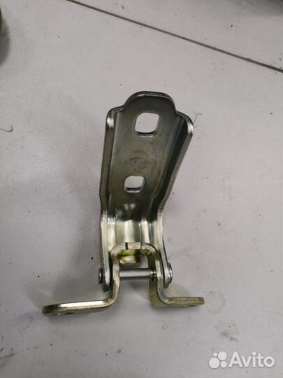 Петля двери задняя правая Opel Astra