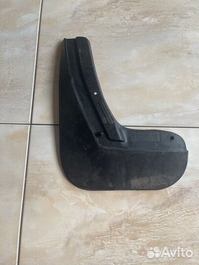Брызговик задний левый Volkswagen Tiguan 2 С 2017