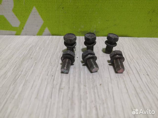 Болт Тойота Королла Е100