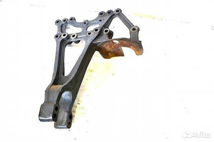 Кронштейн реактивной тяги, ведущего моста,левый me