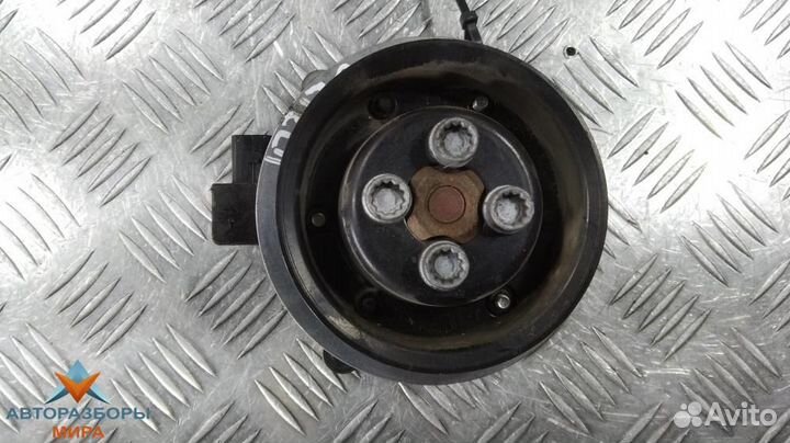 Помпа Volkswagen Golf 6 2010 03C121004