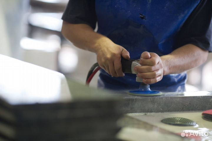 Рабочий на производство по искусственному камню