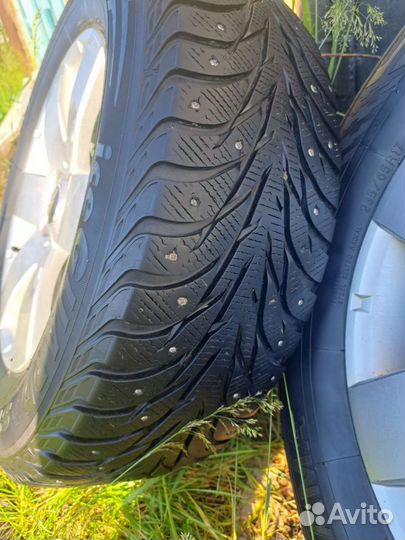 Yokohama Ice Guard Stud IG55 235/65 R17