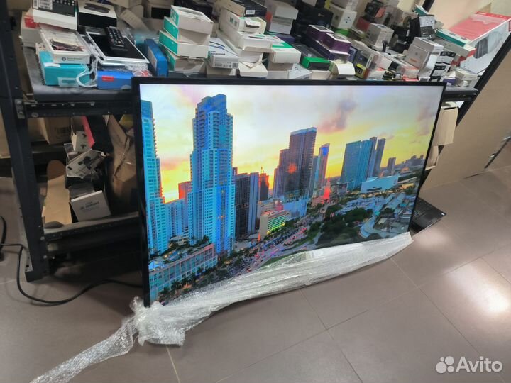 Профессиональная панель Samsung DM65E