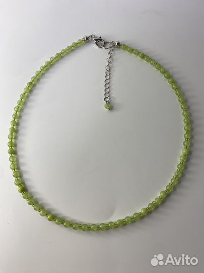 Мелкие зеленые бусы из камней оникс 44 см