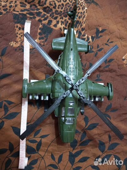 Вертолëт игрушка