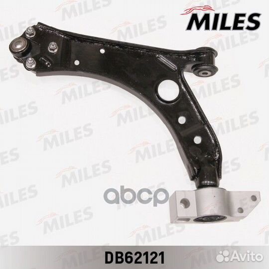 Рычаг передней подвески правый (c шаровой) VW G