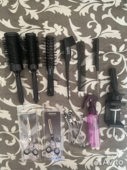Расчески для парикмахера