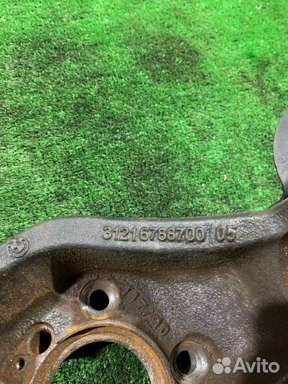 Кулак поворотный правый Bmw X1 E84 N52B30AE 2010