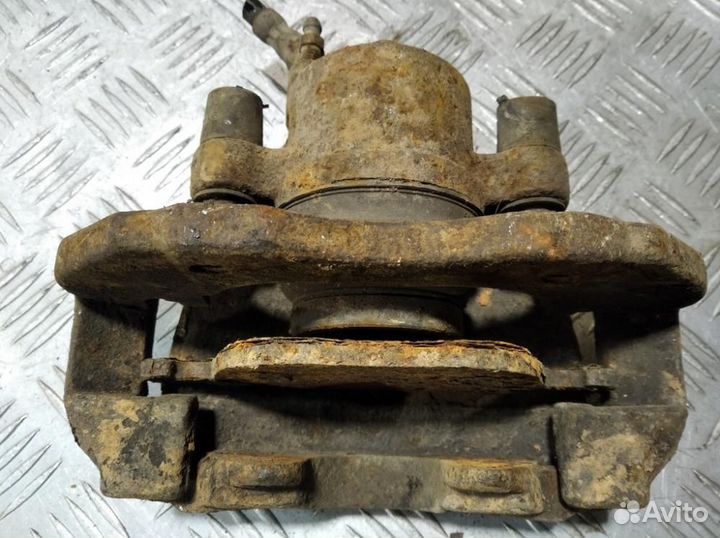 Суппорт передний левый Mazda 3 BK бк