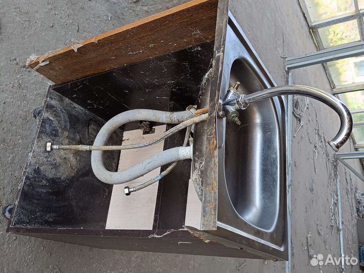 Тумбочка шкаф для кухни /мойка нержавеющая кухня