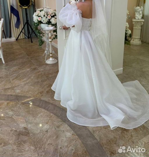 Свадебное платье