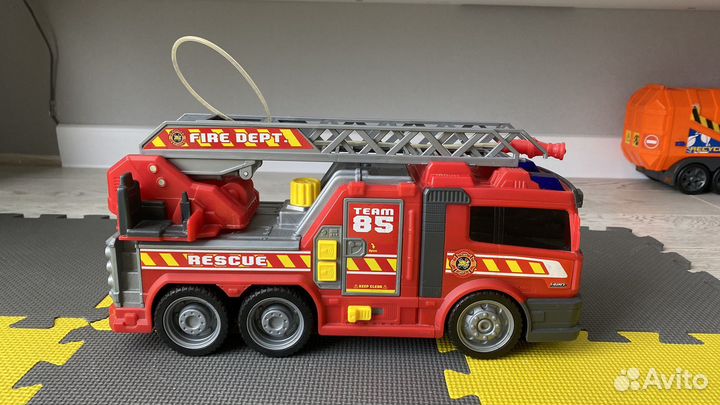 Машина пожарная игрушка