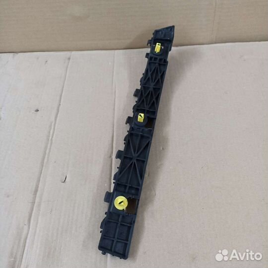 Кронштейн заднего бампера левый Kia Sportage 4