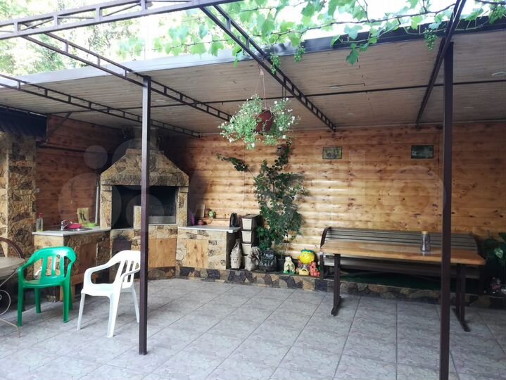 Дом 406,5 м² на участке 4,3 сот.