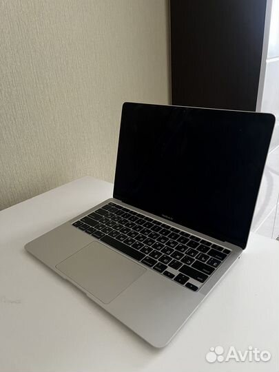 Apple MacBook Air серебристый 13.3 256гб