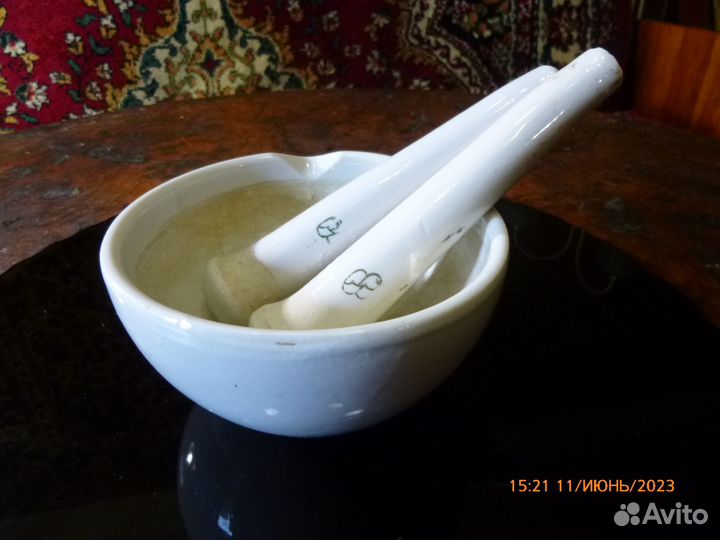 Фаянсовая аптечная ступка с пестиками 1940-х гг