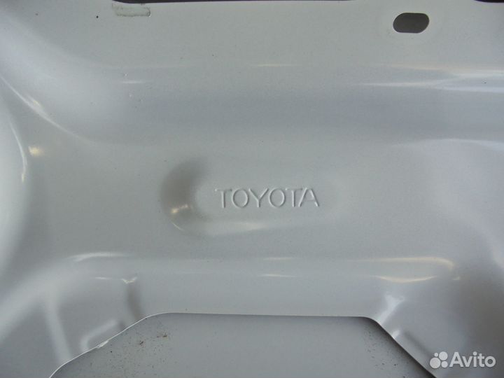 Крышка багажника Toyota Camry 70 2017-нв