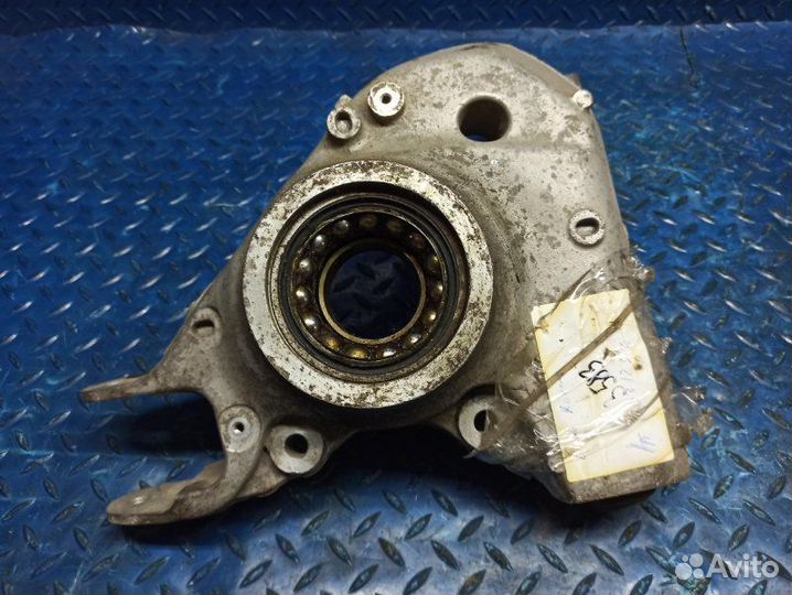 Поворотный кулак задний правый Jaguar Xe