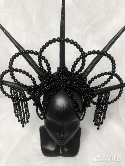 Корона из черных бусин/аренда/продажа