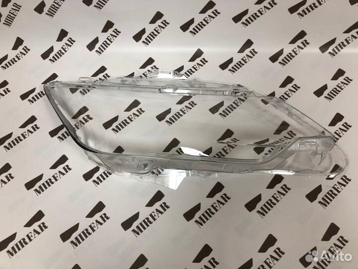 Правое стекло фары Toyota Camry XV50 2014-2018