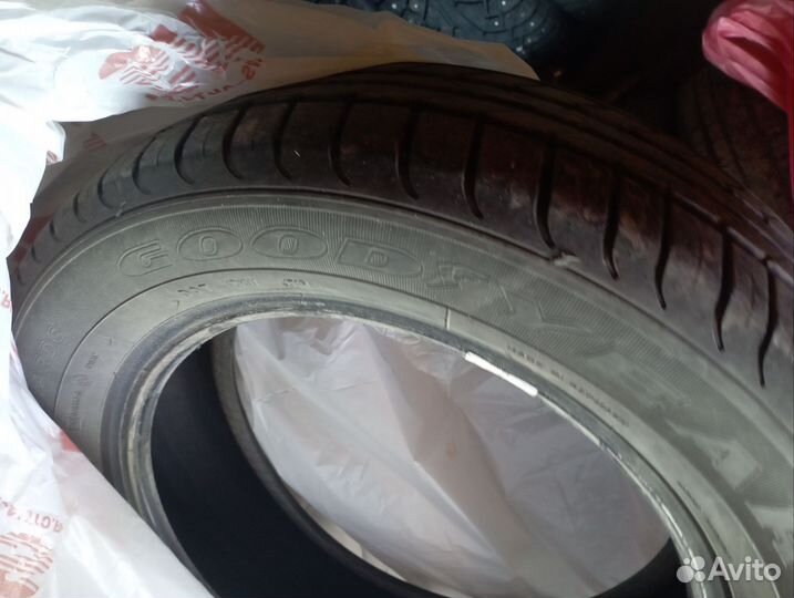Goodyear EfficientGrip 205/60 R16