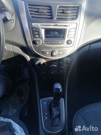 Hyundai Solaris 1.6 AT, 2015, 59 000 км