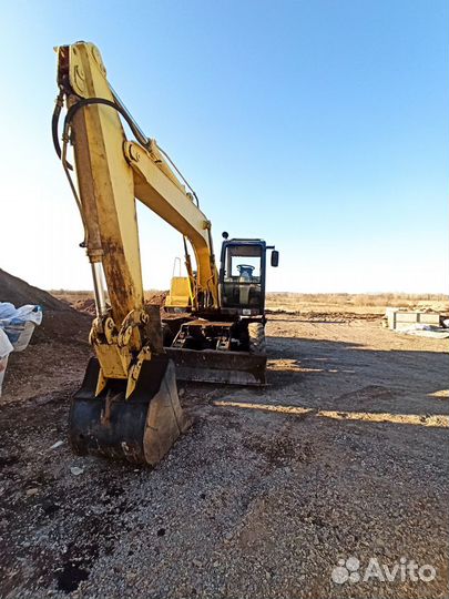 Экскаватор. Дома на слом. Фронтальный погрузчик