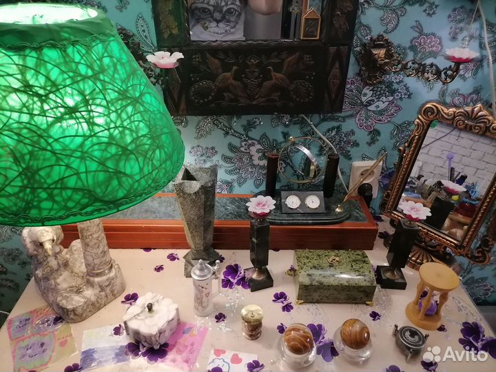 Часы,шкатулка,бра,подсвечники,картина