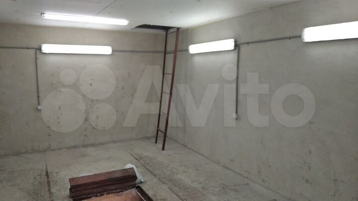 Гараж, > 30 м²