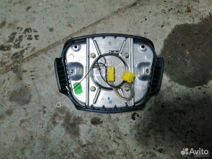 Подушка безопасности в руль Audi A6 C5