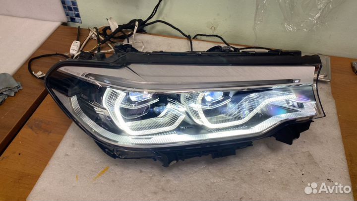 Правая фара BMW G30 LED adaprive в сборе