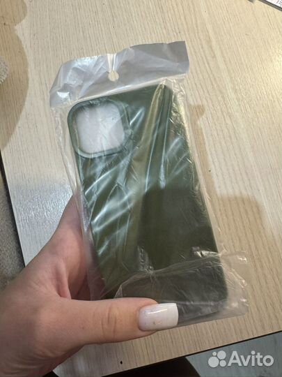 Чехол на iPhone 13