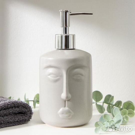 Дозатор для жидкого мыла «Тотем», 330 мл, цвет сер