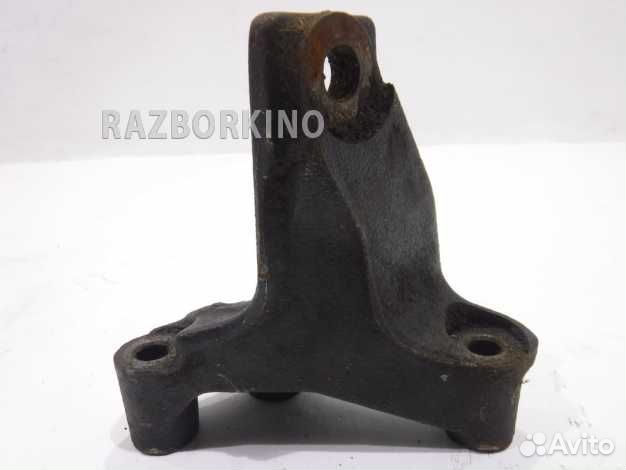 Кронштейн двигателя