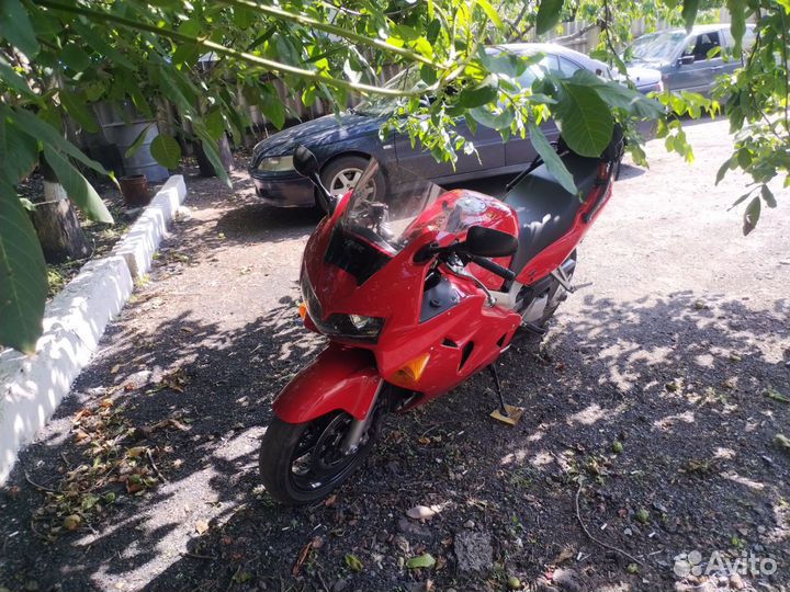 Honda vfr 800