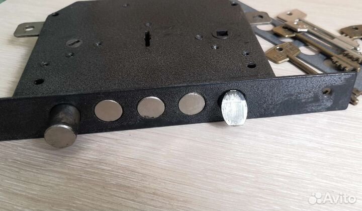 Замок врезной 