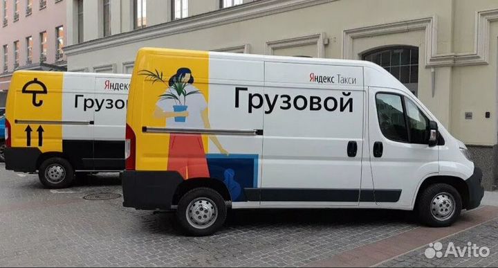 Водитель на личном грузовом авто