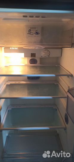 Продам холодильник Whirlpool